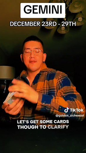 Gemini Weekly Tarot Reading: December 23-29 Insights