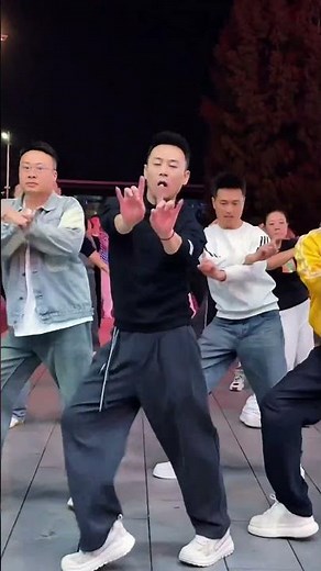 还是这条街，还是你和我！