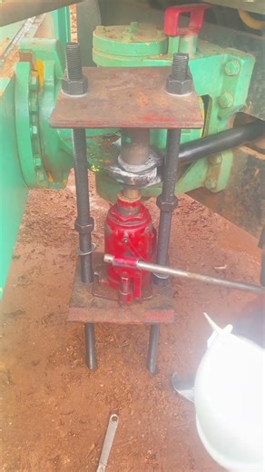 Extraction of Clevis pin for steering hydraulic ram on one drum steel roller #automobile #shorts