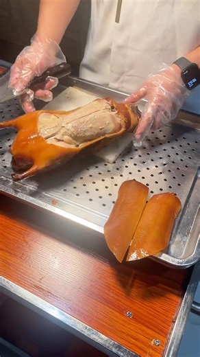 This Peking Duck 🦆 Cutting Looks Delicious 😋 #food #viral #shorts
