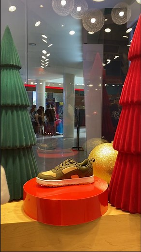 ¡A correr y a jugar! 🎄🎁 La diversión de la Navidad multiplicada en cada paso con PAR2. 🥰🎅 ¡Encuentra los estilos favoritos de los más peques!😉 Recuerda realizar tus compras en: 🛒 Tienda en línea: www.par2.sv 📲 WhatsApp: wa.me/50372752074 🛍️ Tiendas PAR2 *Envíos a todo el país por $4.50 USD | Par2 El Salvador