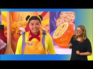 CBeebies | Sign Zone: Big Cook Little Cook - S01 Episode 1 (Ginger the Gingerbread Man) - 2022