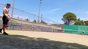 Κωνσταντίνος Καλφούντζος on Instagram: "🎾 @wilsontennis Blade V5 16x19 🧵 @stringlab_string Hydrogen Revo Hex 1.26 👟 @kswiss_europe Hypercourt Express 2 Best string setup for this Blade so far. #wilson #wilsontennis #tennis #stringlab #tennisgear #tennisnerd"