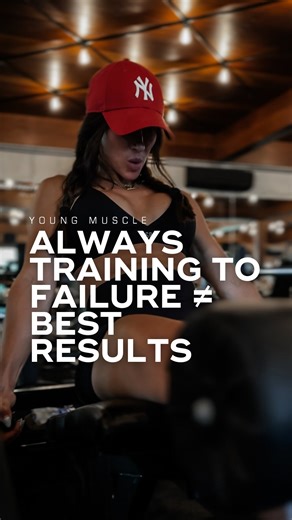 Brooke Young | WOMENS FAT LOSS + PHYSIQUE COACH on Instagram: "Always training to failure is actually HURTING your results 😮‍💨 You don’t need to annihilate yourself every session to build muscle. When I say failure, I’m talking about true mechanical failure, not just when a set starts to feel hard. The goal is to push hard enough to grow, but still recover so you can come back stronger next session. Leave a few reps in the tank on your big lifts, then take your isolation work closer to that fa