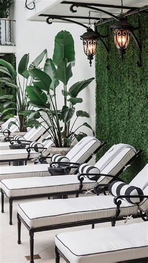 No. 140 // The Historic Cavalier & Beach Club A step into The Historic Cavalier Hotel & Beach Club in Virginia Beach is a step into history. #ExactlyLikeNothingElse | Autograph Collection