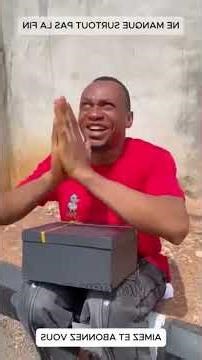 Título en español Les dio un regalo a sus em #shortvideos