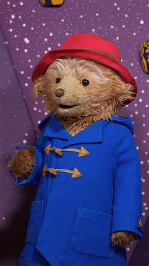 Oh he's *so* cute 😍 Paddington Bear is the first to arrive on the red carpet at the 2026 #BAFTA Film Awards ❤️ | Cosmopolitan UK
