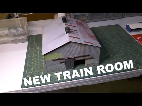 NEW MODEL TRAIN ROOM & MY WORK BENCH (tips & ideas)