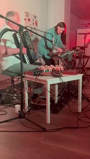 A beautiful gig last night! Small but lovely audience at Local Edition. The In:Flux journey continues & Im so into it ! | Gary Daley