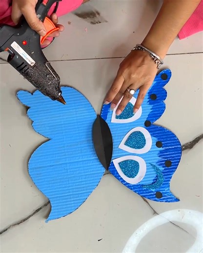 24K views · 207 reactions | Blue butterfly wall decoration ! #walldecor #butterfly #HomeDecor | Click For Craft | Facebook