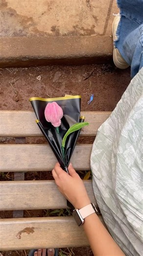 DIY Pipe Cleaner Tulip: A Bloom That Lasts Forever! 🌷