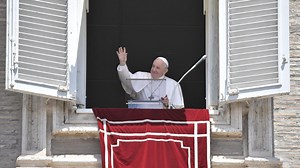 Pope at Angelus: Jesus heals our hearts wounded from lack of love - Vatican News