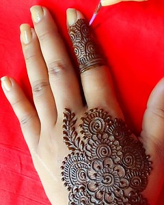 107K views · 739 reactions | Beautiful Back Hand Mehndi Design ❤️ ❤️❤️ #henna #mehndi #excellentmehndidesign #trend #design #art #highlights #viralpost #viralvideo | Excellent Mehndi Design | Facebook