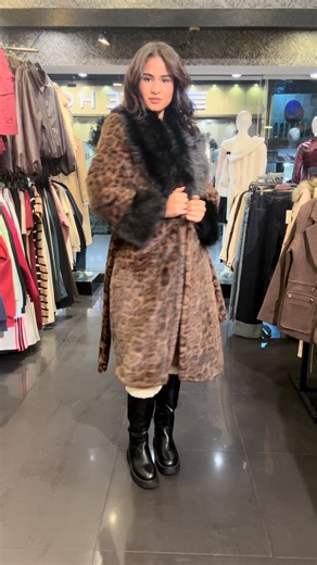 مش أي Coat… ده Fur Presence من أول نظرة 🤍 فرو ناعم دفا حقيقي وقصّة تكمّل أي Outfit شتوي ✨ ينفع خروجة ينفع شغل وينفع كل يوم برد ❄️ ⭐ Limited Pieces 🚚 شحن لكل المحافظات ابعتِ DM فورًا 💬 أو اكتبي المقاس في الكومنت women fur coat · winter fur coat · faux fur coat · luxury winter coat · warm winter outfit · women winter fashion · vectoria store | Vectoria Store