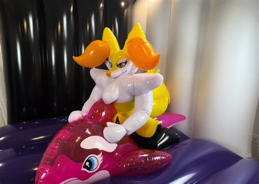 It just feels so nice having your head squeezed 😊 | squeeze