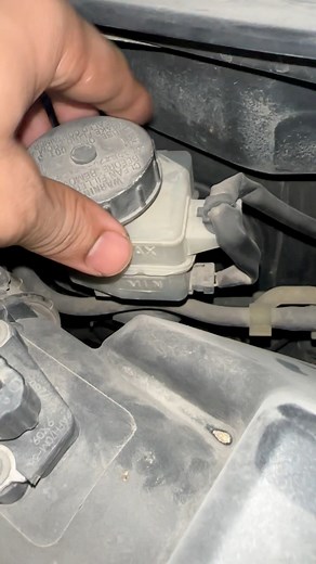 19K views · 607 reactions | How To Daignose and Fix VDC Slip Light || brake fluid level low #brake #fluid #level #low #vdc #light #slip #brakeoil | Abdullah auto electrician | Facebook