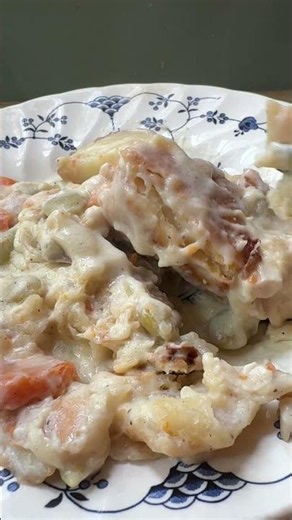 The best chicken pot pie #comfortfood #easyrecipes #cooking