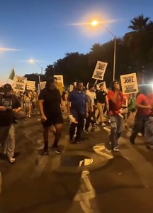 70K views · 1.3K reactions | Last night in downtown Phoenix, dozens of peaceful protesters gathered outside the state capitol, chanting “No more ICE” in solidarity with immigration demonstrations in Los Angeles. Phoenix Police were on site to ensure order as demonstrators voiced opposition to enforcement and deportation efforts . #Power983 #Phoenix #PhoenixAZ | Power 98.3 | Facebook
