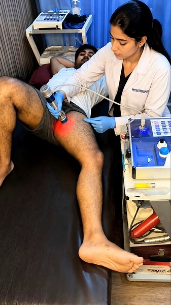 Thigh Pain Treatment with Shockwave Therapy | Fast Pain Relief Physiotherapy Treatment #painrelief