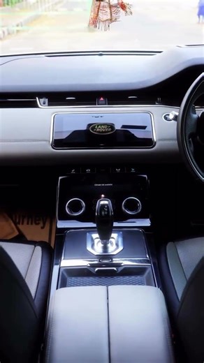 Pure luxury in motion — the iconic White Range Rover. 🤍