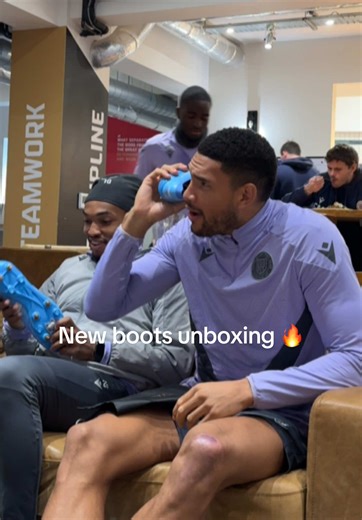 Unboxing My New Mizuno Boots