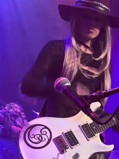 Orianthi Solo Guitar #live #girl #powergirl #guitarsolo #invicta #orianthi #prsguitars #orangeamps