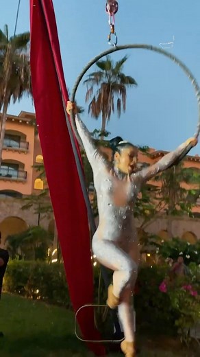 🎉 Get ready to be captivated by Carolina at Club Solaris! 🎪 Don't miss her incredible performance with the hoop, where elegance and talent meet in unparalleled display. 🌟 Live the emotion and let yourself be surprised by her unique ability.#clubsolaris #cabos #showtime #fun🎉 ¡Prepárate para ser cautivado por Carolina en Club Solaris! 🎪 No te pierdas su increíble actuación con el aro, donde la elegancia y el talento se encuentran en un número sin igual. 🌟 Vive la emoción y déjate sorprender