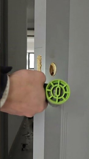 Immersive Lock Hole Wood Door Installation @Worx Power Tools Happy New Year