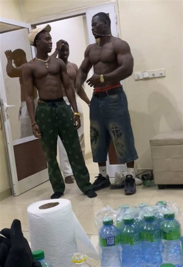 Diatayou sportif 🙃@Raxass dinthie @𝐊𝐢𝐧𝐠🤴🏾𝐁𝐆𝐌otivaiton🥇 @COACH_BILLY_FILS_D’AFRIQUE ✪ @makhou | coach calisthenic ✪ @keita.dassa @Element🚩borome🏴‍☠️darou🏁 @🅾️~KANDJI🩹 @Ouzin motivation💪❤️ @Big Mass