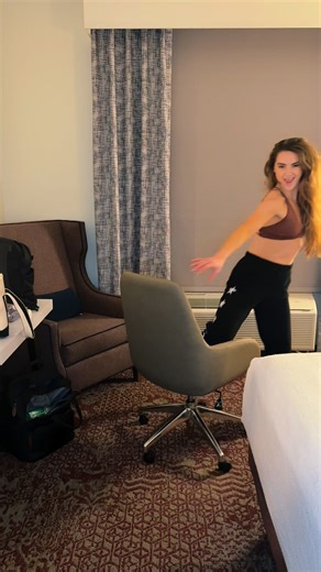 Final day of the Texas high school football State championship game I’ll transition! Feeling good about this 2025 Texas high school football season and everything it brought! The best part about thd week is getting to see so many dreams come true and everyone’s hard work on display. Nothing better than Texas high school football #texashsfootball #txhsfb #outfittransition | Taylor Arenz