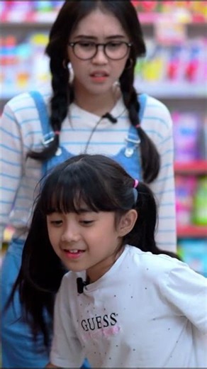 SAMANTHA LILY BERBURU ES KRIM HAMOOD HABIBIE DONG!! ADA GAK YA ? #samantha #trending