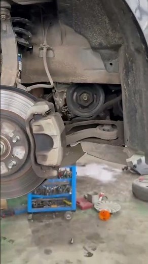 DIY crankshaft bolt removal that actually works #hacks #mechanic #shorts