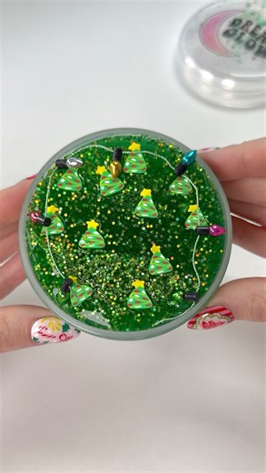 laura ✨ on Instagram: "I’m obsessed with these teensy tiny string lights. Any ideas what I should do with them?! Maybe hang them on a plant?? A bonsai tree, mayhaps?? 🤔✨💡⭐️ 👉🏻 Festival of Trees by @dreamglowslime 🎄✨ ✨ Texture: coated clear mini pumice ✨ Scent: balsam fir Delicious cronchessss. The mini pumice is pretty packed - 2/3 packed I think?? For real mini pumice is one of my favorite packed textures. The asmr it creates while pressing and squeezing is unreal! Moderate resistance. Non
