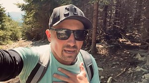 Už pět let si cestou na Lysou horu skládám krátké písničky na horsko-turistické téma. Baví mě to. Úplně se v tom cestou ztratím. Tady jsou všechny hezky za sebou. Lysařům zdar! 😀🥶 | Jiří Krhut