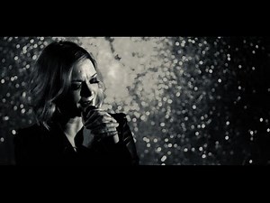 Live Forever - Oasis cover by Beth McCann