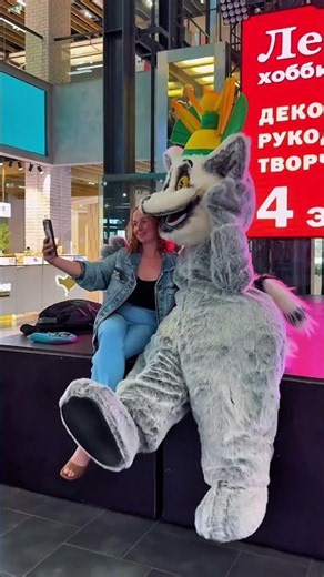 Король Джулиан пришел в ТЦ – и забрал все внимание👀karnavalnn.ru #маскот #ростоваякукла