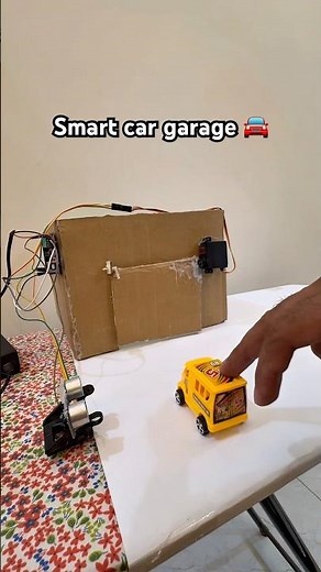 “Smart Garage with Arduino! 🚗🔧 Automatic gate opening made simple – #Arduino #DIY #robotics