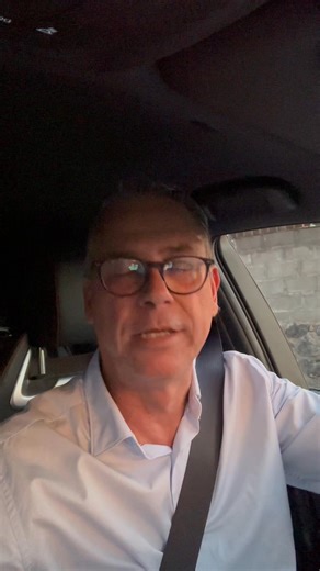 Bonjour à toutes et à tous, il paraît que la vie appartient à ceux qui se lèvent tôt, pour ma part ce matin c’est un déplacement vers Saint-Denis pour aller à la Région. Bonne journée à tous et à très vite sur le terrain. | Fabrice Hoarau