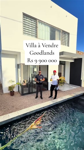 ‼️𝑽𝒊𝒍𝒍𝒂 𝒂̀ 𝒗𝒆𝒏𝒅𝒓𝒆 𝒂̀ 𝑮𝒐𝒐𝒅𝒍𝒂𝒏𝒅𝒔‼️ 𝐷𝑜𝑚𝑎𝑖𝑛𝑒 𝑑𝑢 𝑀𝑜𝑢𝑙𝑖𝑛 📌 Rs 9.9 M 🗺️Pin Location: https://maps.app.goo.gl/pY3eMg6o8k9YZDbv6 ✅7 Perches ( 77 Toises) ✅3000 pied caré ✅Non meublée ✅4 Chambres à coucher ( donc une en suite) ✅Salle de bain et toilette ✅Cuisine ✅Salon et Salle à manger ✅Espace de stationnement ✅Piscine 6m*3m ✅Réservoir d'eau ✅Chauffe aux solaire ✅Gate motorisé ✅Garage Sectional ✅10 mins de Super U ✅10 mins de Winners ✅20 mins de Mediclinic 🤳 230 591
