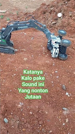 rc excavator helps to wake up the overturned rc monster #shorts #excavator #automobile