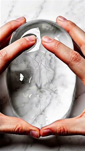 “Shattering Face ASMR: Hypnotic Glass Effect”