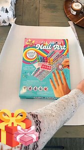 El truco más fácil para envolver regalos y que queden hermosos. Envolver un regalo no tiene que ser complicado 😍 Con este método lo haces rápido, fácil y con un acabado que sorprende. Ideal para cualquier ocasión 🎁✨ Guárdalo y úsalo cuando tengas que hacer un regalo. #TrucoFácil #IdeasCreativas #EnvolverRegalos #HackÚtil #TipsDelHogar | Kat Life Hacks