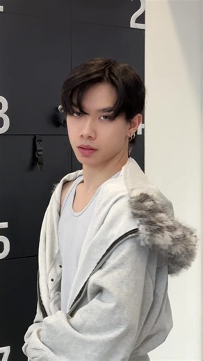 Tóc Đen Thần Thánh: Bạch Hồng Cường Thay Đổi Kiểu Tóc