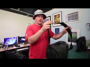 Peak Everyday Messenger 13 and Tenba DNA Messenger 13 compared