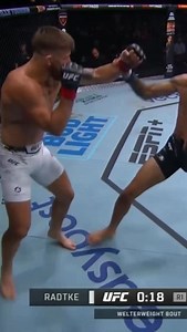 64K views · 1.6K reactions | Southpaw stance. Control the rear hand, throw across to lift his guard, and as his attention goes high, find the opening straight up the middle for the knee. @coachsubotic system 六‍易 | Renato Subotic | Facebook