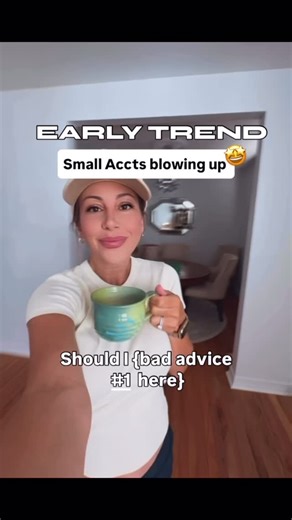 KATELYN RHOADES | Social Media Agency on Instagram: "👇👇STEAL THIS EASY REEL: Comment: club & I’ll dm you info to join our trendy reels membership! Let’s call out the outdated advice that’s keeping your people stuck. This Reel idea is a great way to stand out as an expert and gently debunk bad advice they’re still hearing in your industry. 🧠 Use this hook: “Outdated advice you need to avoid if you want to [insert their dream goal]” Here are some plug-and-play examples by niche: 📲 Instagram Gr