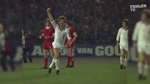 What a hit son! 😱🎯 43 years ago today, birthday boy Rainer Bonhof scored the Sportschau Goal of the Month against Liverpool FC! 💫 | Borussia Mönchengladbach