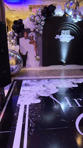 20 years later and my clients STILL DO! A beautiful focal area to celebrate with their love ones! Book a custom focal area for your next event! | Exclusive Balloon Decor