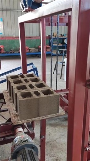 How are concrete bricks manufactured by automatic brick making machine.