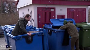 Nie mówiłaś, że jesteście aż tak biedni... TV4 - Czwórka 📺 | Policjantki i policjanci - serial